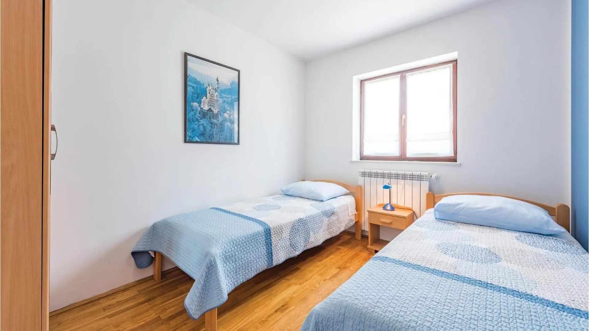 Cozy Home In Labin With Kitchen 펜션